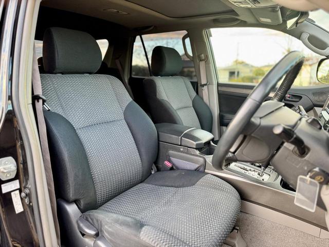 ハイラックスサーフ ＳＳＲ－Ｘリミテッド　６０ｔｈスペシャルＥＤ　ブラック全塗装　特別仕様車　修復無　サンルーフ　ＢＡＴＴＬＥＺリフトアップ　ＰＲＯＣＯＭＰＸＴＲＥＭＥ１６ＡＷ　ルーフレール　前後フォグ　純正ナビ・Ｂカメラ　ミラー一体型ＥＴＣ　１００Ｖ電源　キーレス（16枚目）