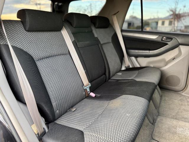 ハイラックスサーフ ＳＳＲ－Ｘリミテッド　６０ｔｈスペシャルＥＤ　ブラック全塗装　特別仕様車　修復無　サンルーフ　ＢＡＴＴＬＥＺリフトアップ　ＰＲＯＣＯＭＰＸＴＲＥＭＥ１６ＡＷ　ルーフレール　前後フォグ　純正ナビ・Ｂカメラ　ミラー一体型ＥＴＣ　１００Ｖ電源　キーレス（18枚目）