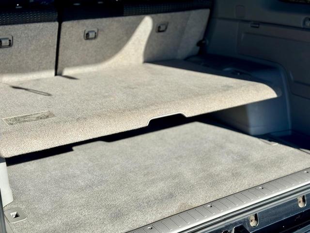 ハイラックスサーフ ＳＳＲ－Ｘリミテッド　６０ｔｈスペシャルＥＤ　ブラック全塗装　特別仕様車　修復無　サンルーフ　ＢＡＴＴＬＥＺリフトアップ　ＰＲＯＣＯＭＰＸＴＲＥＭＥ１６ＡＷ　ルーフレール　前後フォグ　純正ナビ・Ｂカメラ　ミラー一体型ＥＴＣ　１００Ｖ電源　キーレス（23枚目）