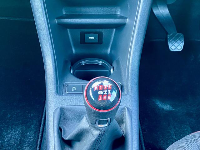 アップ！ＧＴＩ　Ｆ６ＭＴ　ビルシュタインサス　Ｂｅａｔｓサウンド　ＡＣＣ　エマージェンシーブレーキ　ＬＥＤライト　純正オーディオ　Ｂカメラ　社外ナビ　地デジ　タータンチェックスポーツＳ　Ｉストップ　ＥＴＣ　純１７ＡＷ(5枚目)