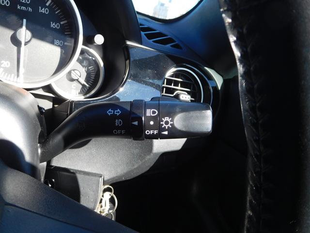 ロードスター ロードスターＲＨＴ　電動オープンルーフ　ＧＲｅｄｄｙマフラー　ストラーダナビ　ＣＤ　ＤＶＤ　ＳＤ　Ｂｌｕｅｔｏｏｔｈオーディオ　フルセグＴＶ　ＥＴＣ　ＨＩＤ　純正１６インチアルミホイール（40枚目）