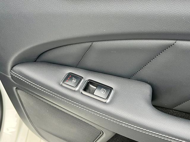 ＣＬＳクラス ＣＬＳ４００　ＡＭＧライン　チルト＆スライディングルーフ　パナメリカーナグリル　レーダーＳＦ　本革Ｐシート＆Ｈ　全方位モニター　キーレスゴー　純正ナビ　ＴＶ　Ｐトランク　ＬＥＤライト　Ｐトロニック　Ｔスポイラー（39枚目）