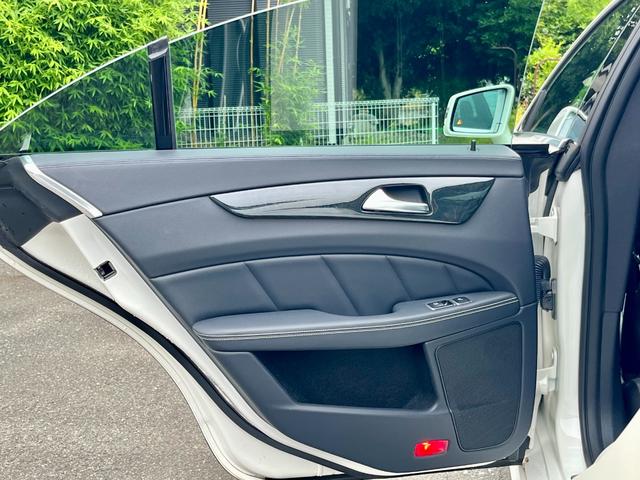ＣＬＳクラス ＣＬＳ４００　ＡＭＧライン　チルト＆スライディングルーフ　パナメリカーナグリル　レーダーＳＦ　本革Ｐシート＆Ｈ　全方位モニター　キーレスゴー　純正ナビ　ＴＶ　Ｐトランク　ＬＥＤライト　Ｐトロニック　Ｔスポイラー（46枚目）