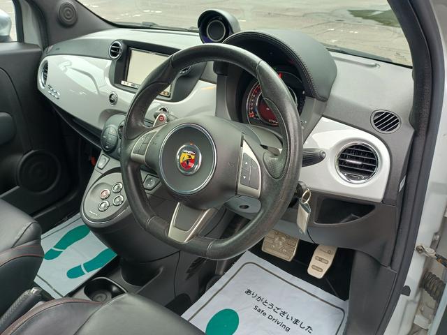 アバルト５９５ ツーリズモ　カロッツェリアナビ　Ｂｌｕｅｔｏｏｔｈ　ＣＤ　ＤＶＤ　ＴＶ　バックカメラ　黒革シート　ＥＴＣ　ＨＩＤ　ドライブレコーダー　パドルシフト＆ステアリングスイッチ　純正１７インチアルミホイール（26枚目）