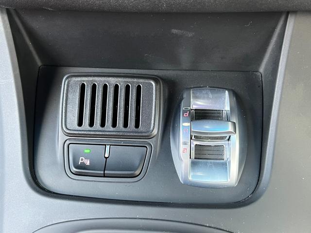 ジュリエッタ ヴェローチェ クオーレロッソ ワンオーナー 全国限定40台 アルファホワイト&レッドレザーシート 特別カラーコンビ車 パワーシート&ヒーター 純正OPカロナビ Bトゥース TV HID ETC クルコン 純正ブレンボ 純正18AW(8枚目)