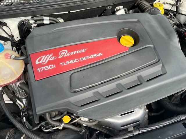 ジュリエッタ ヴェローチェ クオーレロッソ ワンオーナー 全国限定40台 アルファホワイト&レッドレザーシート 特別カラーコンビ車 パワーシート&ヒーター 純正OPカロナビ Bトゥース TV HID ETC クルコン 純正ブレンボ 純正18AW(18枚目)