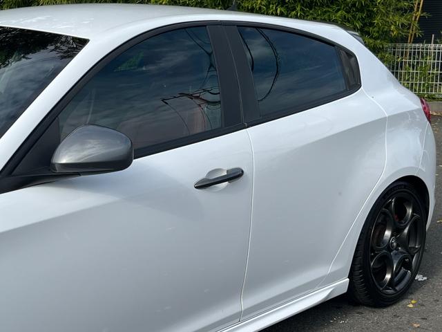 ジュリエッタ ヴェローチェ クオーレロッソ ワンオーナー 全国限定40台 アルファホワイト&レッドレザーシート 特別カラーコンビ車 パワーシート&ヒーター 純正OPカロナビ Bトゥース TV HID ETC クルコン 純正ブレンボ 純正18AW(23枚目)