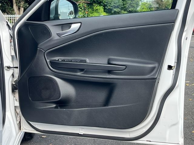 ジュリエッタ ヴェローチェ クオーレロッソ ワンオーナー 全国限定40台 アルファホワイト&レッドレザーシート 特別カラーコンビ車 パワーシート&ヒーター 純正OPカロナビ Bトゥース TV HID ETC クルコン 純正ブレンボ 純正18AW(27枚目)