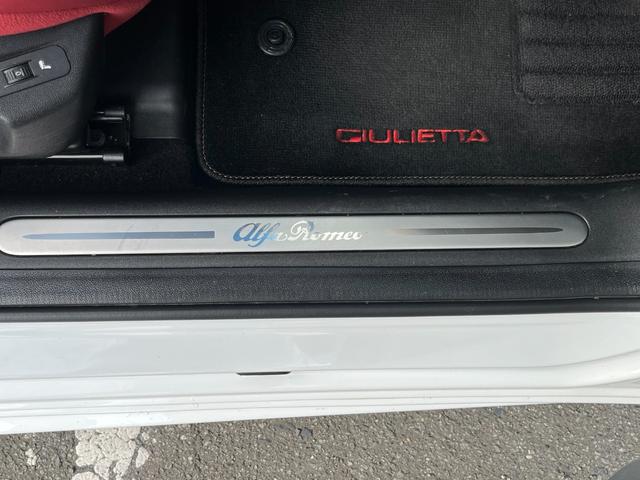 ジュリエッタ ヴェローチェ クオーレロッソ ワンオーナー 全国限定40台 アルファホワイト&レッドレザーシート 特別カラーコンビ車 パワーシート&ヒーター 純正OPカロナビ Bトゥース TV HID ETC クルコン 純正ブレンボ 純正18AW(29枚目)