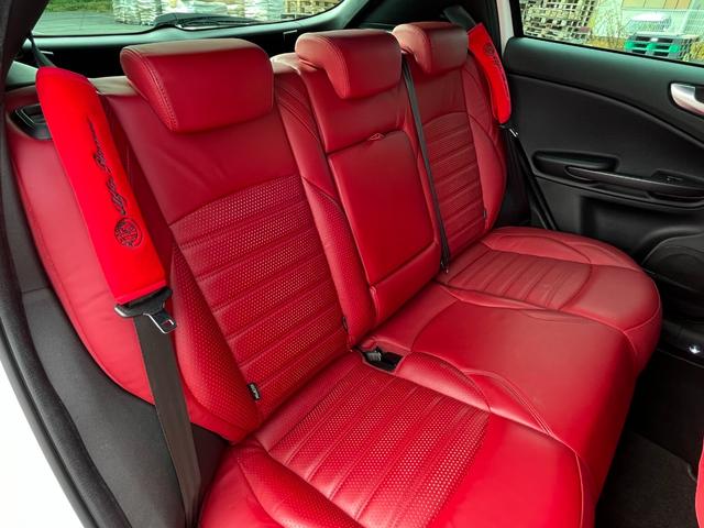 ジュリエッタ ヴェローチェ クオーレロッソ ワンオーナー 全国限定40台 アルファホワイト&レッドレザーシート 特別カラーコンビ車 パワーシート&ヒーター 純正OPカロナビ Bトゥース TV HID ETC クルコン 純正ブレンボ 純正18AW(32枚目)