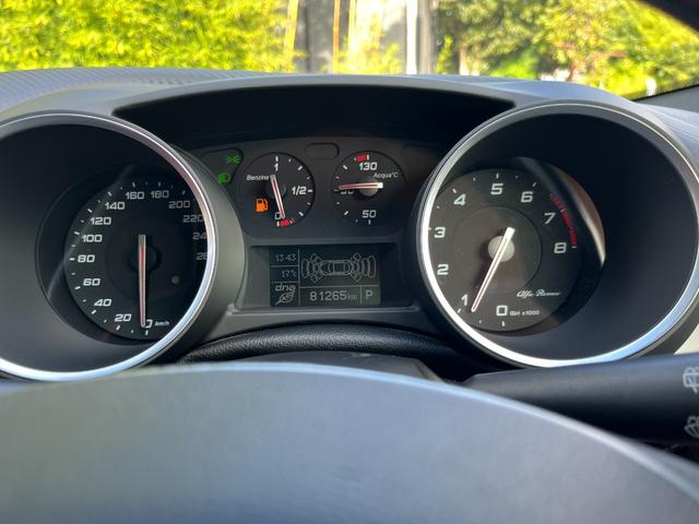 ジュリエッタ ヴェローチェ クオーレロッソ ワンオーナー 全国限定40台 アルファホワイト&レッドレザーシート 特別カラーコンビ車 パワーシート&ヒーター 純正OPカロナビ Bトゥース TV HID ETC クルコン 純正ブレンボ 純正18AW(56枚目)