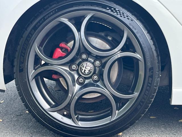 ジュリエッタ ヴェローチェ クオーレロッソ ワンオーナー 全国限定40台 アルファホワイト&レッドレザーシート 特別カラーコンビ車 パワーシート&ヒーター 純正OPカロナビ Bトゥース TV HID ETC クルコン 純正ブレンボ 純正18AW(67枚目)