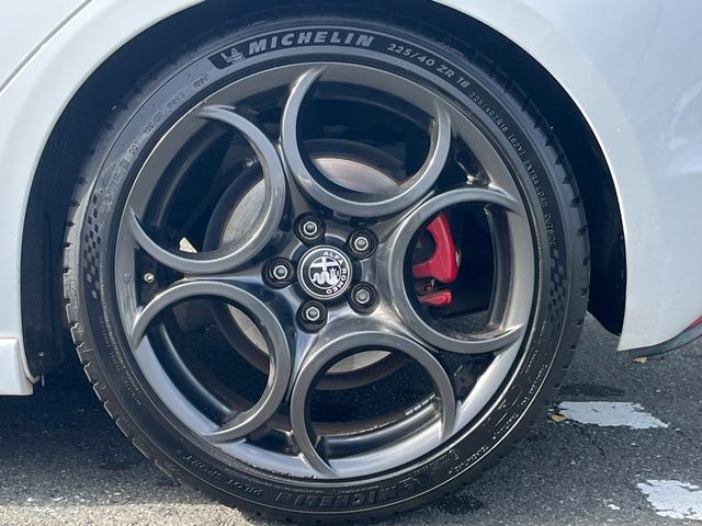 ジュリエッタ ヴェローチェ クオーレロッソ ワンオーナー 全国限定40台 アルファホワイト&レッドレザーシート 特別カラーコンビ車 パワーシート&ヒーター 純正OPカロナビ Bトゥース TV HID ETC クルコン 純正ブレンボ 純正18AW(69枚目)