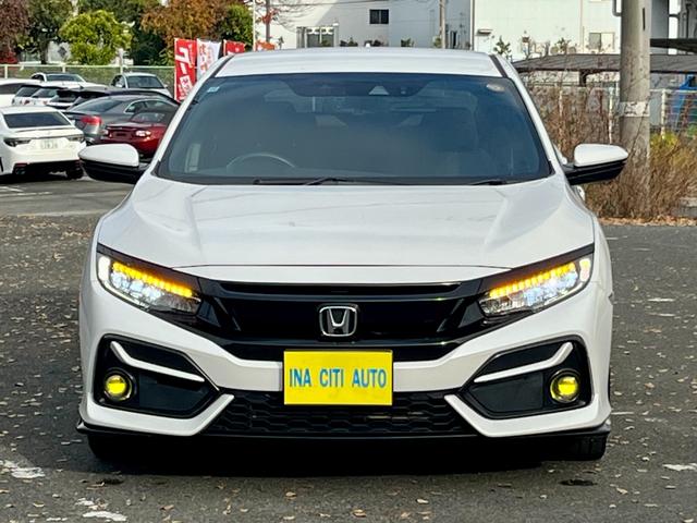 シビック ハッチバック　ホンダセンシング　後期型　６ＭＴ　革コンビシート（プライムスムースＸファブリック）　運転席８Ｗａｙ／助手席４Ｗａｙパワーシート　純正ナビ　ＴＶ　Ｂトゥース　バックカメラ　ＥＴＣ２．０　　シートヒーター　純正１８ＡＷ（2枚目）