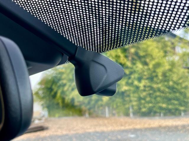 シビック ハッチバック　ホンダセンシング　後期型　６ＭＴ　革コンビシート（プライムスムースＸファブリック）　運転席８Ｗａｙ／助手席４Ｗａｙパワーシート　純正ナビ　ＴＶ　Ｂトゥース　バックカメラ　ＥＴＣ２．０　　シートヒーター　純正１８ＡＷ（6枚目）