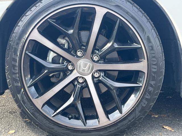 純正１８インチアルミホイール！目立つガリキズ等見当たりません！