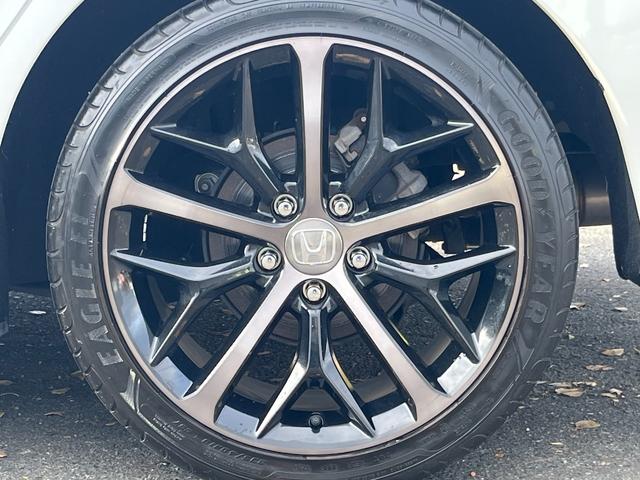 純正１８インチアルミホイール！目立つガリキズ等見当たりません！