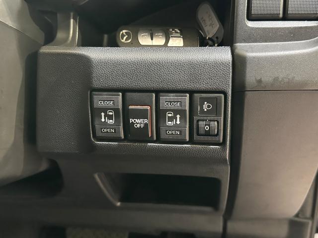 プレマシー ２０ＣＳ　ＥＴＣ　バックカメラ　ナビ　両側電動スライドドア　スマートキー　電動格納ミラー　３列シート　ＡＴ　ＣＤ　ＤＶＤ再生　ＵＳＢ　衝突安全ボディ　パワーステアリング　パワーウインドウ　エアバッグ（16枚目）