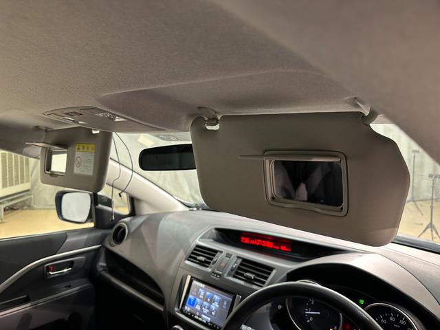 プレマシー ２０ＣＳ　ＥＴＣ　バックカメラ　ナビ　両側電動スライドドア　スマートキー　電動格納ミラー　３列シート　ＡＴ　ＣＤ　ＤＶＤ再生　ＵＳＢ　衝突安全ボディ　パワーステアリング　パワーウインドウ　エアバッグ（26枚目）