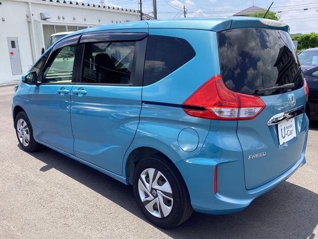 フリードハイブリッド ハイブリッド・Ｇホンダセンシング　スマ－トキ－　車線逸脱抑制機能　両側電動スライドドア　シ－トヒ－タ－　クルコン　ＡＢＳ　ＶＳＡ　ＬＥＤヘッドライト　ＥＴＣ　ナビ　オートライト　オートエアコン　バックカメラ　衝突被害軽減ブレーキ（7枚目）