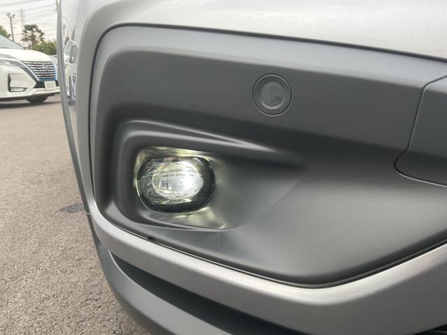 フィット ｅ：ＨＥＶクロスター　ナビ　ＥＴＣ２．０　前後ドラレコ　Ｂカメラ　車線逸脱抑制機能　ＬＥＤヘッドライト　クルコン　サイド＆カーテンエアバック　電動パーキングブレーキ　衝突被害軽減ブレーキ　障害物センサー　オートハイビーム（14枚目）