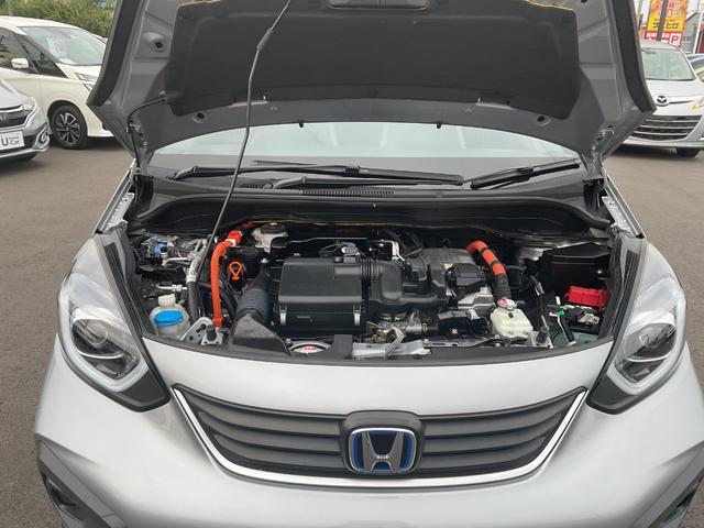 フィット ｅ：ＨＥＶクロスター　ナビ　ＥＴＣ２．０　前後ドラレコ　Ｂカメラ　車線逸脱抑制機能　ＬＥＤヘッドライト　クルコン　サイド＆カーテンエアバック　電動パーキングブレーキ　衝突被害軽減ブレーキ　障害物センサー　オートハイビーム（15枚目）