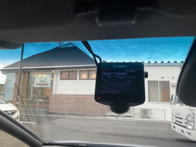 フィット ｅ：ＨＥＶクロスター　ナビ　ＥＴＣ２．０　前後ドラレコ　Ｂカメラ　車線逸脱抑制機能　ＬＥＤヘッドライト　クルコン　サイド＆カーテンエアバック　電動パーキングブレーキ　衝突被害軽減ブレーキ　障害物センサー　オートハイビーム（26枚目）
