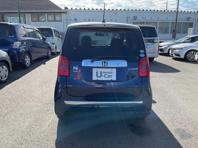 Ｎ－ＯＮＥ プレミアム・Ｌパッケージ　ナビ　ＥＴＣ　バックカメラ　カーテンエアバック　ディスチャージヘッド、ハロゲンフォグ　スマートキー　キーレス　フルオートエアコン　衝突安全ボディ　横滑防止装置　パワーステアリング　社外アルミホイール（5枚目）