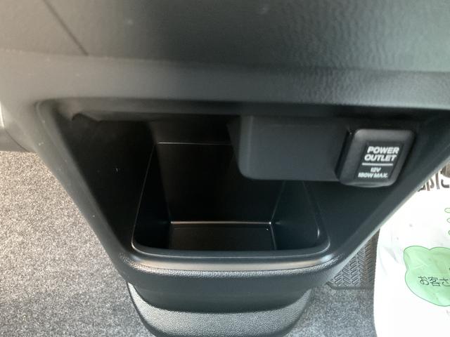 Ｎ－ＯＮＥ プレミアム・Ｌパッケージ　ナビ　ＥＴＣ　バックカメラ　カーテンエアバック　ディスチャージヘッド、ハロゲンフォグ　スマートキー　キーレス　フルオートエアコン　衝突安全ボディ　横滑防止装置　パワーステアリング　社外アルミホイール（27枚目）