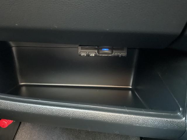 Ｎ－ＯＮＥ プレミアム・Ｌパッケージ　ナビ　ＥＴＣ　バックカメラ　カーテンエアバック　ディスチャージヘッド、ハロゲンフォグ　スマートキー　キーレス　フルオートエアコン　衝突安全ボディ　横滑防止装置　パワーステアリング　社外アルミホイール（29枚目）