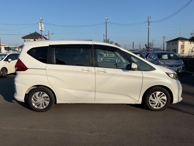 フリード＋ Ｇ　ナビ　ＥＴＣ　バックカメラ　両側スライド片側電動ドア　ドラレコ　オートエアコン　エンジンスターター　スマートキー　エアバッグ　盗難防止装置　フルフラット　ハロゲンヘッドライト　横滑り防止装置（7枚目）