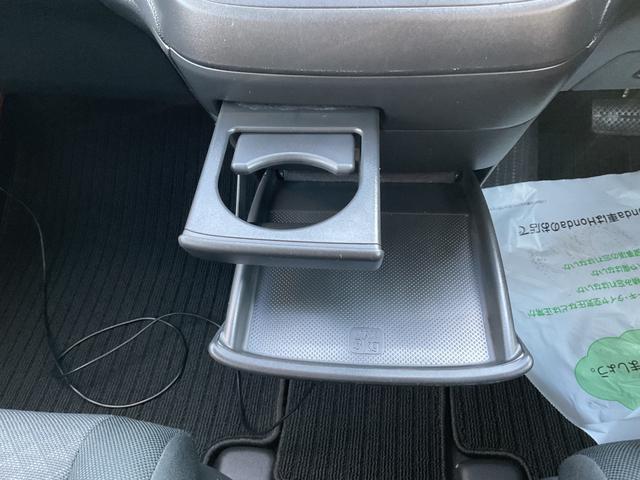 フリード＋ Ｇ　ナビ　ＥＴＣ　バックカメラ　両側スライド片側電動ドア　ドラレコ　オートエアコン　エンジンスターター　スマートキー　エアバッグ　盗難防止装置　フルフラット　ハロゲンヘッドライト　横滑り防止装置（26枚目）