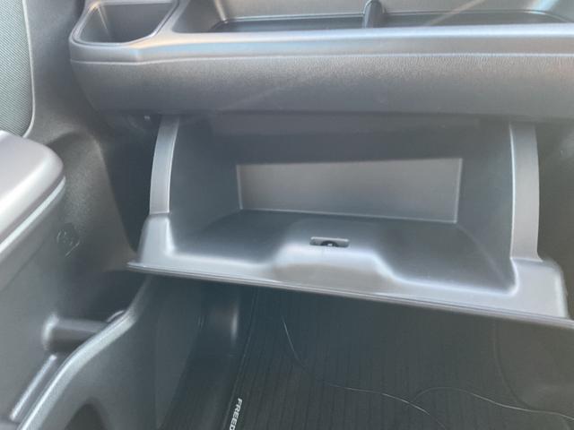 フリード＋ Ｇ　ナビ　ＥＴＣ　バックカメラ　両側スライド片側電動ドア　ドラレコ　オートエアコン　エンジンスターター　スマートキー　エアバッグ　盗難防止装置　フルフラット　ハロゲンヘッドライト　横滑り防止装置（32枚目）