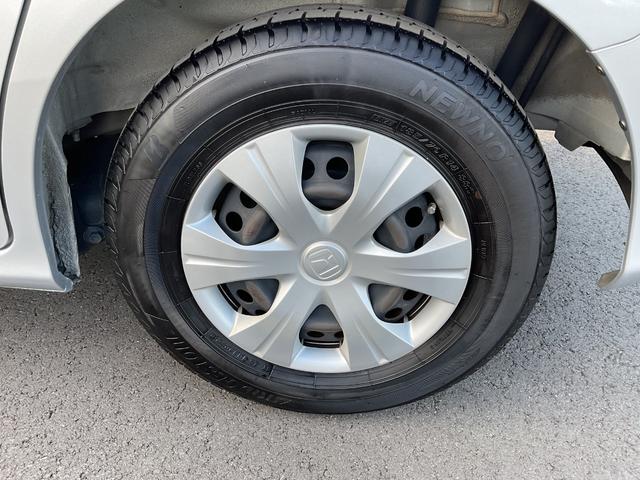 フリード Ｇ　ジャストセレクション　ナビ　ＥＴＣ　バックカメラ　片側電動スライドドア　ＨＩＤヘッドライト　スマートキー　オートエアコン　衝突安全ボディ　横滑り防止機能　パワステ　エアバック　電動ミラー　オートライト（13枚目）