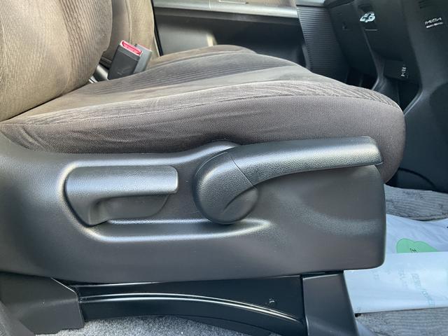 フリード Ｇ　ジャストセレクション　ナビ　ＥＴＣ　バックカメラ　片側電動スライドドア　ＨＩＤヘッドライト　スマートキー　オートエアコン　衝突安全ボディ　横滑り防止機能　パワステ　エアバック　電動ミラー　オートライト（20枚目）