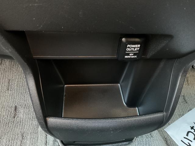 フリード Ｇ　ジャストセレクション　ナビ　ＥＴＣ　バックカメラ　片側電動スライドドア　ＨＩＤヘッドライト　スマートキー　オートエアコン　衝突安全ボディ　横滑り防止機能　パワステ　エアバック　電動ミラー　オートライト（26枚目）