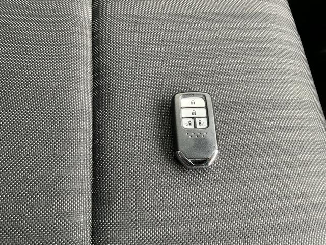 フリード G・ホンダセンシング ナビ ETC 前後ドラレコ バックカメラ サイド&カーテンエアバック 追突被害軽減ブレーキ クルコン 両側電動スライドドア 車線逸脱警報システム オートエアコン 障害物センサー LEDヘッド(42枚目)