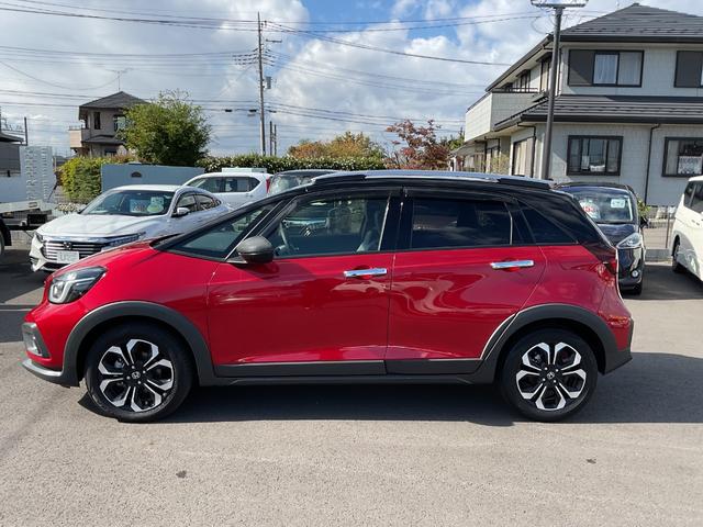 フィット e:HEVクロスター ナビ ETC2.0 バックカメラ 前後ドラレコ LEDヘッドライト&フォグ 車線維持支援システム サイド&カーテンエアバック クルコン 衝突安全ボディ オートエアコン 障害物センサー オートハイビーム(3枚目)