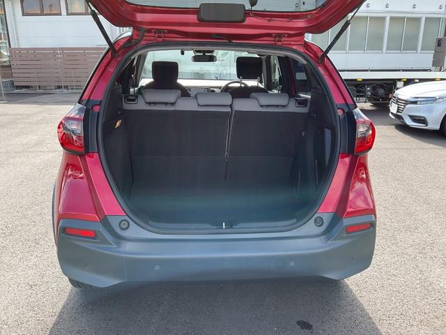 フィット e:HEVクロスター ナビ ETC2.0 バックカメラ 前後ドラレコ LEDヘッドライト&フォグ 車線維持支援システム サイド&カーテンエアバック クルコン 衝突安全ボディ オートエアコン 障害物センサー オートハイビーム(40枚目)