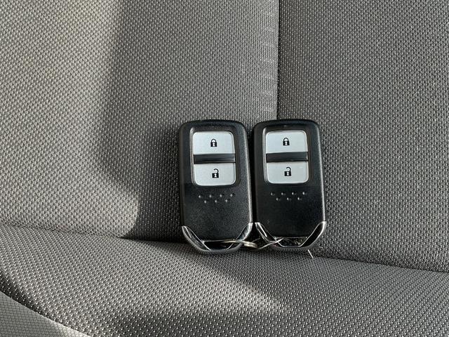 フィット e:HEVクロスター ナビ ETC2.0 バックカメラ 前後ドラレコ LEDヘッドライト&フォグ 車線維持支援システム サイド&カーテンエアバック クルコン 衝突安全ボディ オートエアコン 障害物センサー オートハイビーム(42枚目)