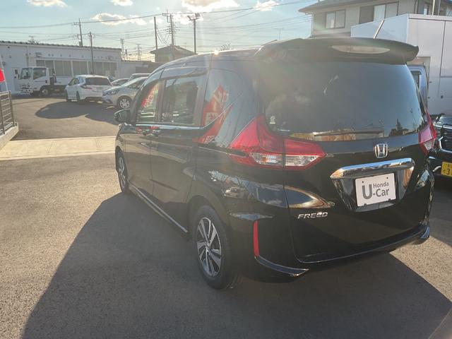 フリード Ｇ・ホンダセンシング　ナビ　ＥＴＣ　バックカメラ　両側電動スライドドア　サイド＆カーテンエアバック　追突被害軽減ブレーキ　車線逸脱警報システム　追突安全ボディ　リア席モニター　スマートキー　　クルコン　ＬＥＤヘッドライト（4枚目）