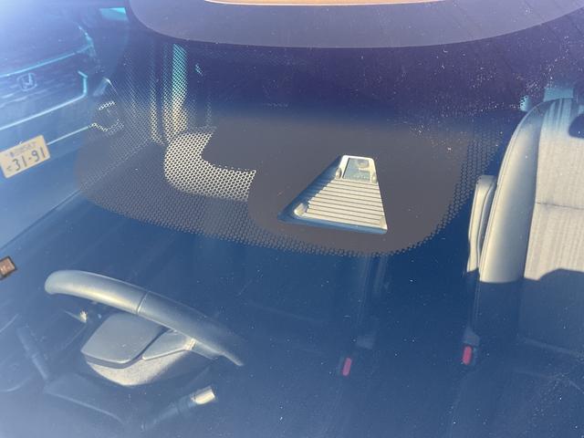 フリード Ｇ・ホンダセンシング　ナビ　ＥＴＣ　バックカメラ　両側電動スライドドア　サイド＆カーテンエアバック　追突被害軽減ブレーキ　車線逸脱警報システム　追突安全ボディ　リア席モニター　スマートキー　　クルコン　ＬＥＤヘッドライト（10枚目）