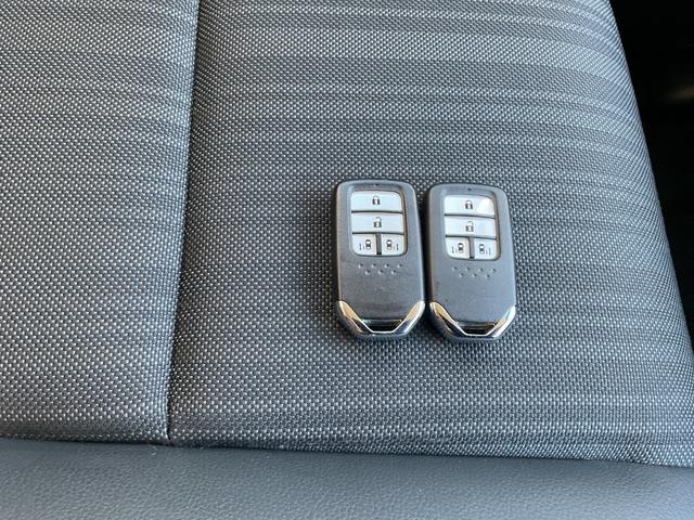 フリード Ｇ・ホンダセンシング　ナビ　ＥＴＣ　バックカメラ　両側電動スライドドア　サイド＆カーテンエアバック　追突被害軽減ブレーキ　車線逸脱警報システム　追突安全ボディ　リア席モニター　スマートキー　　クルコン　ＬＥＤヘッドライト（43枚目）