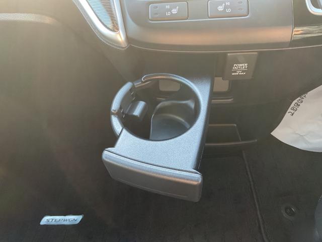 ステップワゴンスパーダ ｅ：ＨＥＶスパーダ　Ｇ・ＥＸ　ホンダセンシング　ナビ　ＥＴＣ２．０　バックカメラ　前後ドラレコ　ＬＥＤヘッドライト＆フォグランプ　両側電動スライドドア　サイド＆カーテンエアバック　クルコン　衝突被害軽減ブレーキ　リア席モニター　レーンキープアシスト（32枚目）