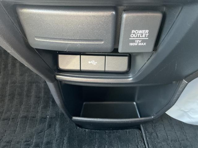 ステップワゴンスパーダ ｅ：ＨＥＶスパーダ　Ｇ・ＥＸ　ホンダセンシング　ナビ　ＥＴＣ２．０　バックカメラ　前後ドラレコ　ＬＥＤヘッドライト＆フォグランプ　両側電動スライドドア　サイド＆カーテンエアバック　クルコン　衝突被害軽減ブレーキ　リア席モニター　レーンキープアシスト（33枚目）