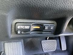 ＥＴＣ車載器も装備しているので、高速ドライブもスムーズです。ＥＴＣを利用して、遠くへお出かけしてみませんか。 6