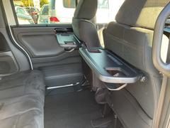 �����ܥ����Ȥˤϥɥ�󥯥ۥ�����դ��Υ����ȥХå��ơ��֥뤬�դ��Ƥ���ޤ��� 6