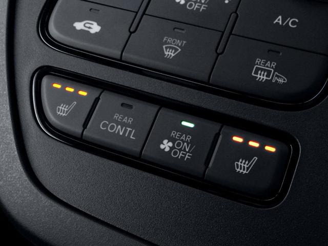 ステップワゴン ｅ：ＨＥＶスパーダ　／ＨＤＭＩ・純正ナビＴＶ／バックカメラ／ハーフレザーオットマン／シートヒーター／両電動ドア／電動リアゲート／ホンダセンシング／ルーフスポイラー／全列ＵＳＢ／１オナ／記録簿／禁煙車／新車保証継承（15枚目）
