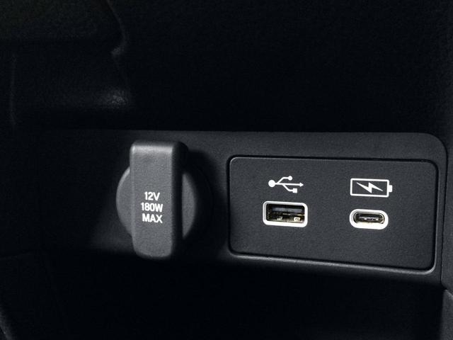ステップワゴン ｅ：ＨＥＶスパーダ　／ＨＤＭＩ・純正ナビＴＶ／バックカメラ／ハーフレザーオットマン／シートヒーター／両電動ドア／電動リアゲート／ホンダセンシング／ルーフスポイラー／全列ＵＳＢ／１オナ／記録簿／禁煙車／新車保証継承（17枚目）