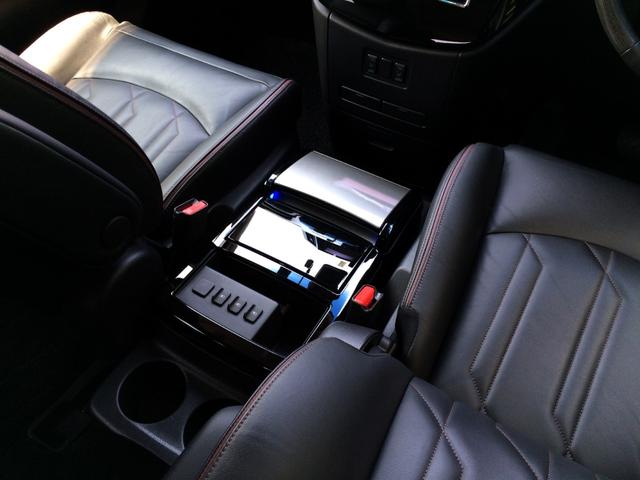 エルグランド ３５０ハイウェイスタープレミアムアーバンクロム　／４ＷＤ／Ｗサンルーフ／温冷庫コンソール／純正ツインモニター／全周囲カメラ／黒革メモリＰシート／シートヒーター／電動ゲート／両電動ドア／プリクラッシュ／前後ドラレコ／１オナ／記録簿／禁煙／全国１年保証（4枚目）